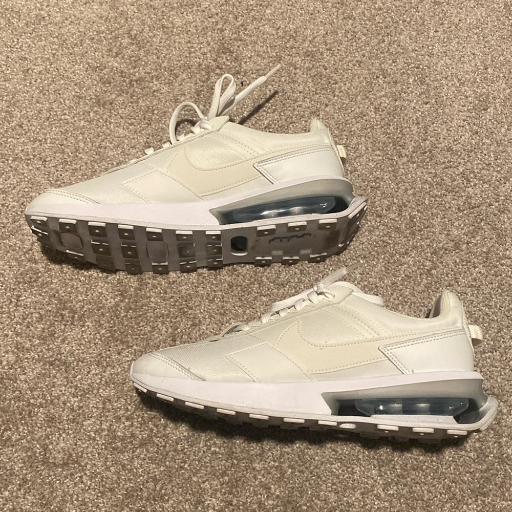 Nike air max sneakers.